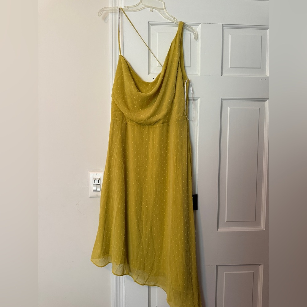 Elegant Yellow Dress